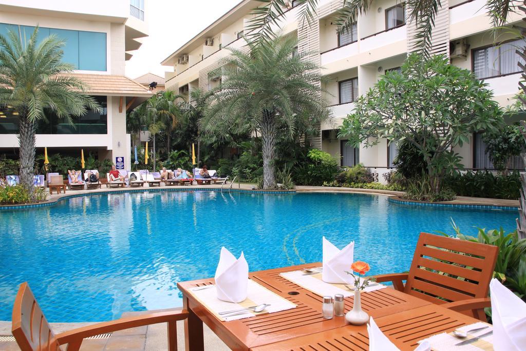 Sea Breeze Jomtien Resort Pattaya Exteriör bild