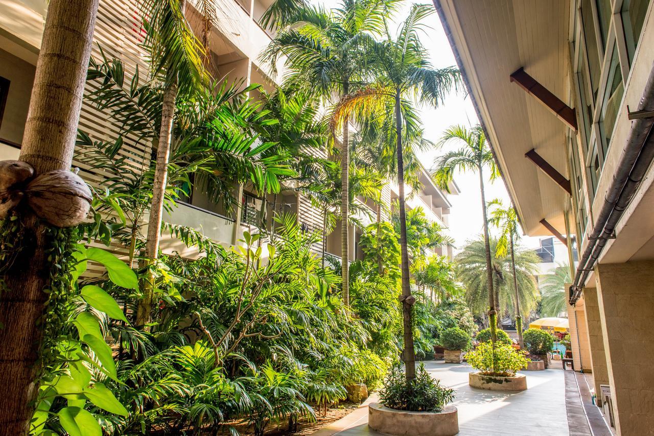 Sea Breeze Jomtien Resort Pattaya Exteriör bild